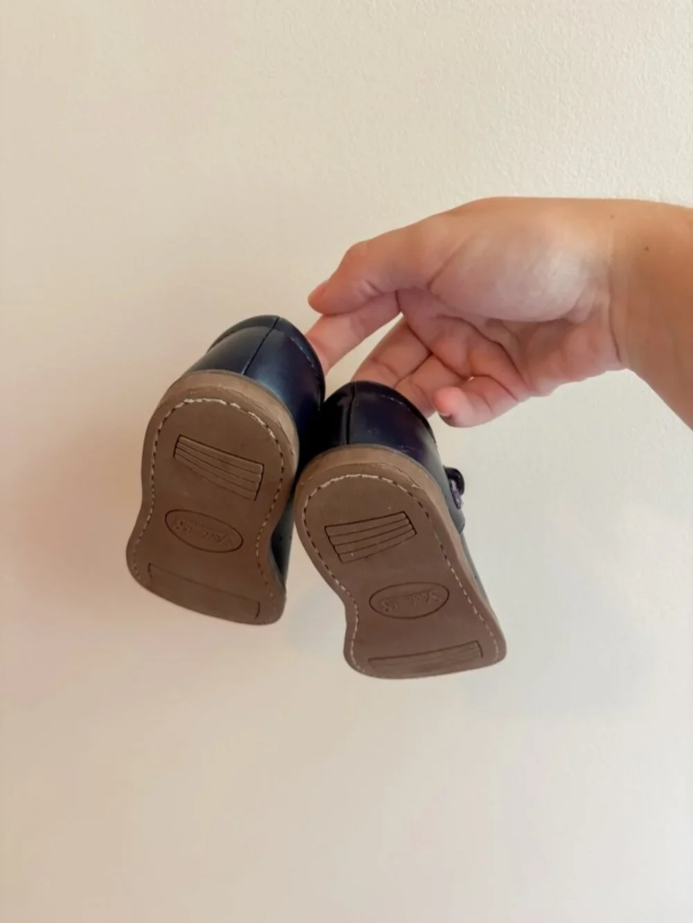 Footmates size toddler 8 Girls Medium Navy Shoes